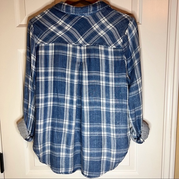 Thread and Supply Button Down Top, Size Medium. - Picture 2 of 7